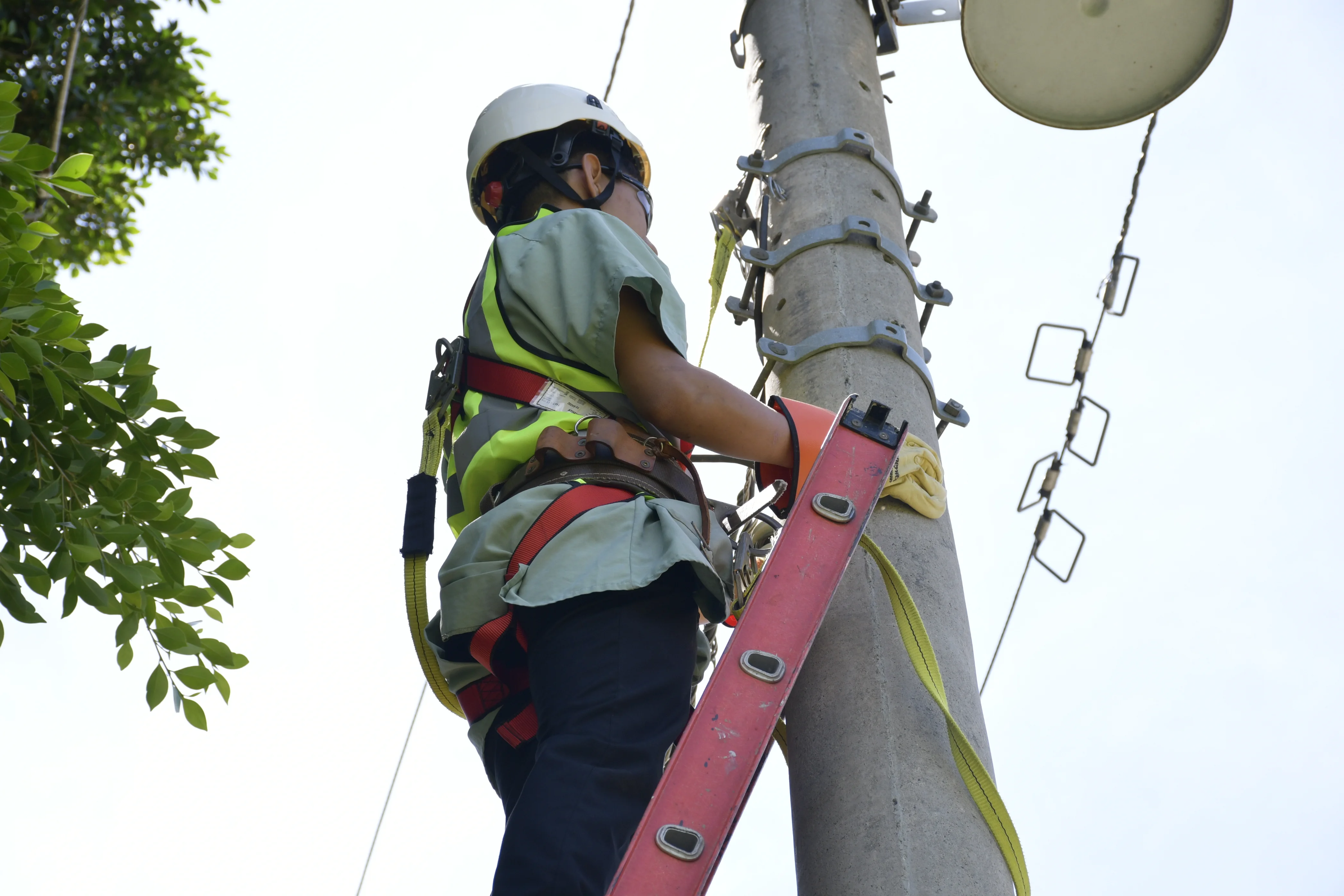 Estudiantes de Sistemas Eléctricos en el aula